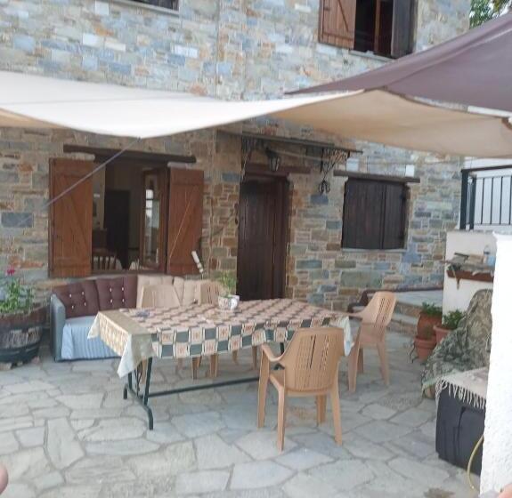 פנסיון Kirmilis Mansion