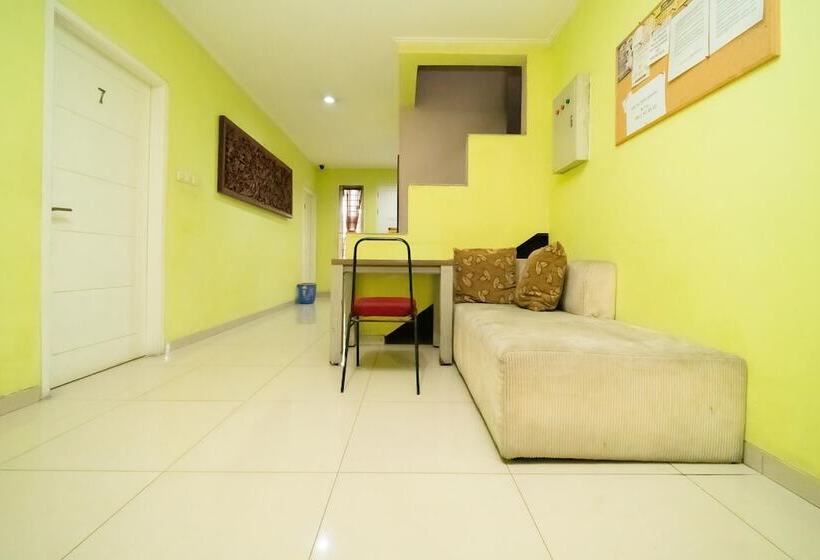 ペンション Koolkost Syariah Near Teraskota Bsd