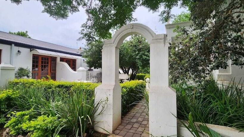 פנסיון Oak View Manor