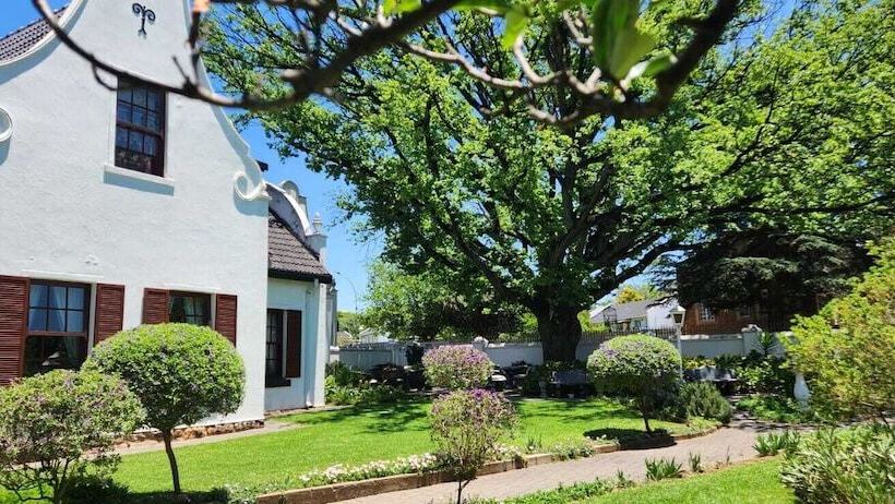 פנסיון Oak View Manor