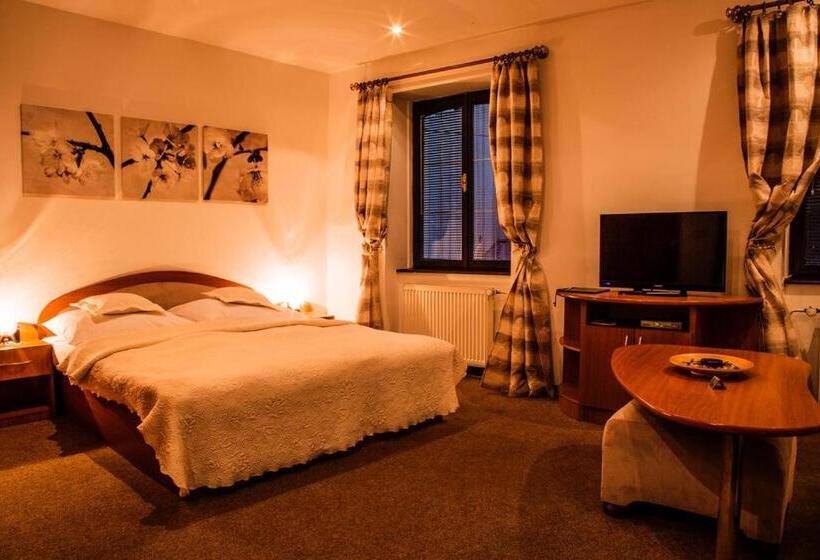 פנסיון Penzión Pod Hradom