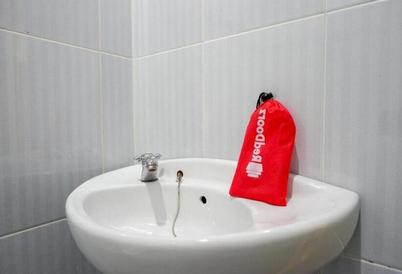 پانسیون Reddoorz At Rantepao Toraja Utara