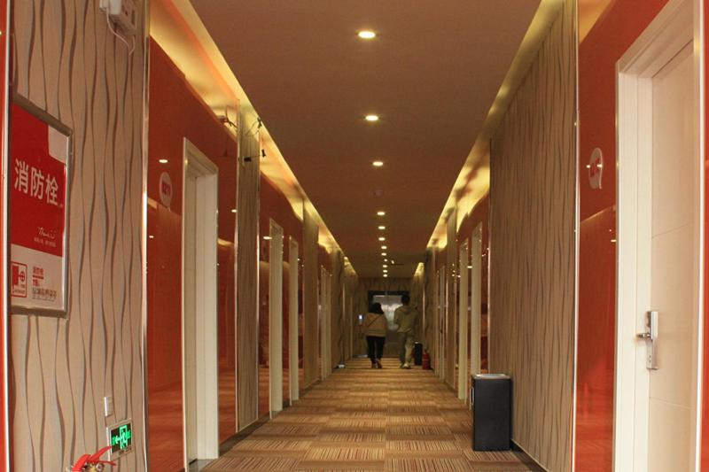 호텔 Thank Inn Plus  Dezhou Economic Development Zone East University Road