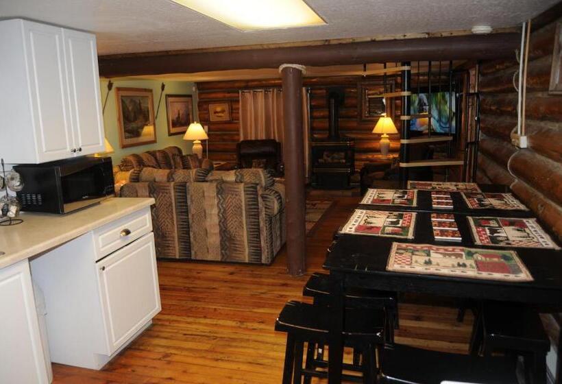 Yellowstone Motel   Adults Only   All Rooms Have Kitchens