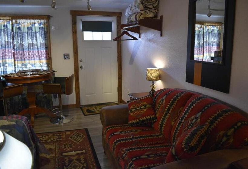 Yellowstone Motel   Adults Only   All Rooms Have Kitchens