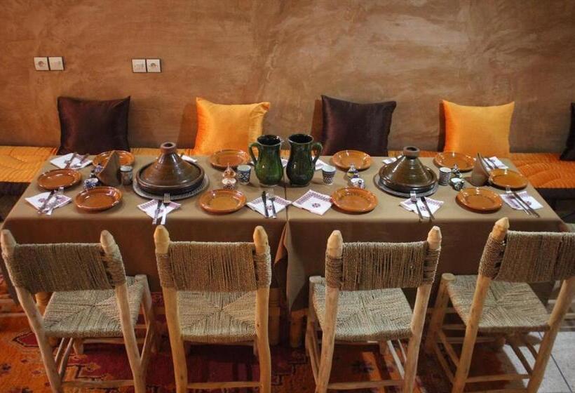 تختخواب و صبحانه Berber Nomad Kasbah