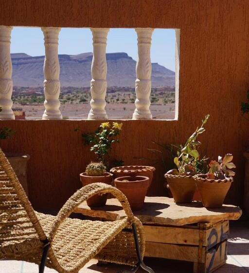 تختخواب و صبحانه Berber Nomad Kasbah