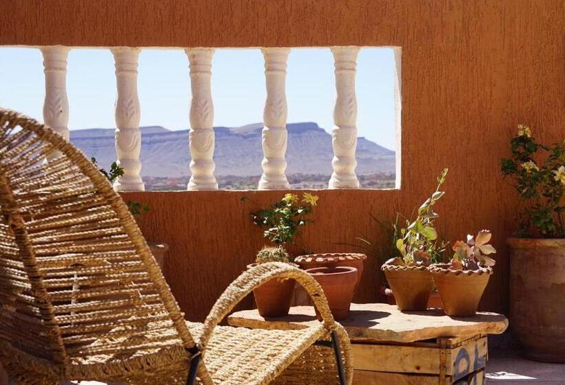 تختخواب و صبحانه Berber Nomad Kasbah