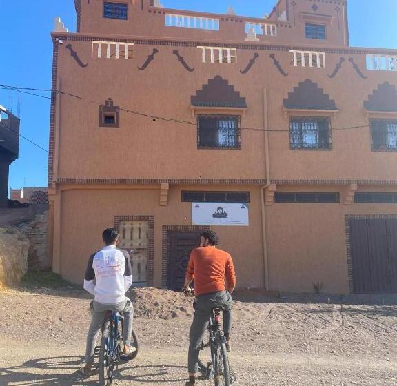 تختخواب و صبحانه Berber Nomad Kasbah