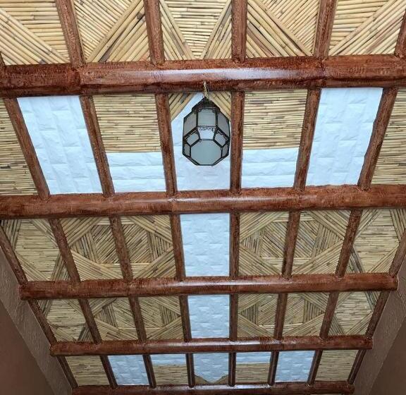 تختخواب و صبحانه Berber Nomad Kasbah