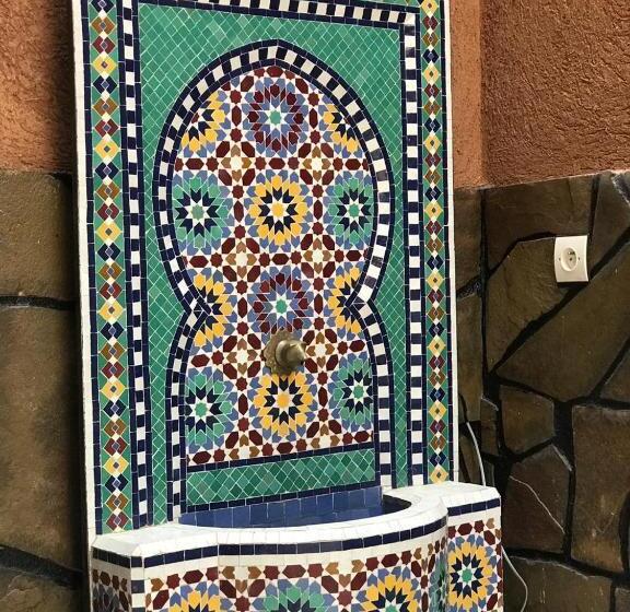 تختخواب و صبحانه Berber Nomad Kasbah