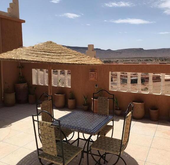 تختخواب و صبحانه Berber Nomad Kasbah