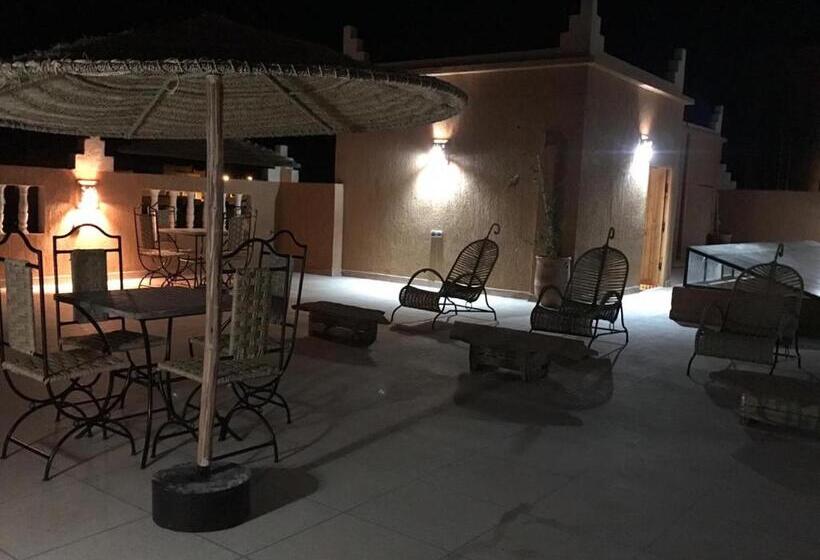 تختخواب و صبحانه Berber Nomad Kasbah