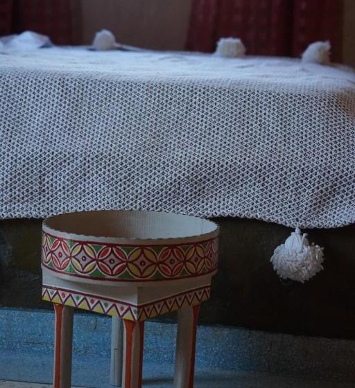 تختخواب و صبحانه Berber Nomad Kasbah