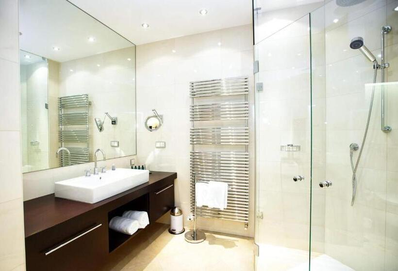 فندق Burg & Gästehaus By Schwarzenstein