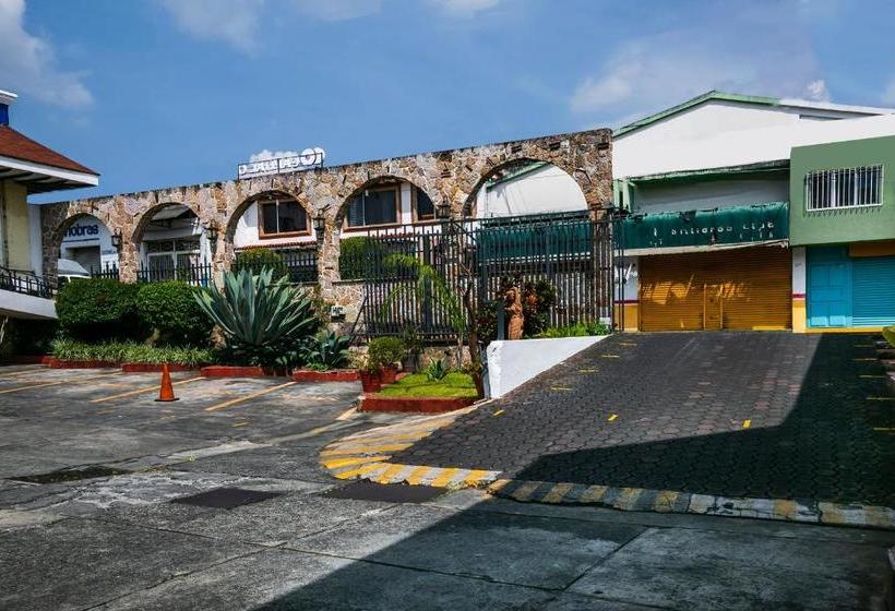 Отель Capital O Continental Ii