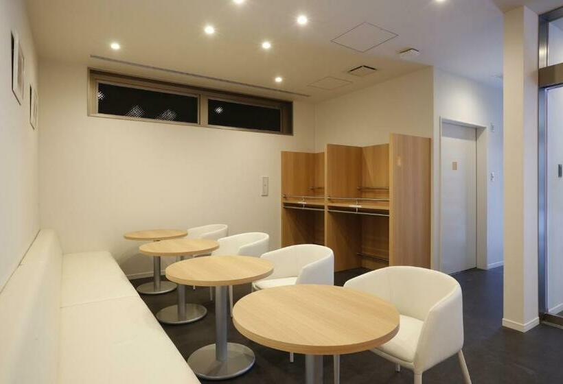 Капсульный Oтель Grand Cabin Tenjin Minami