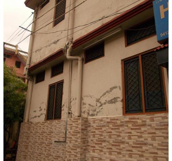 ホテル Deluxe Stay Near Isbt