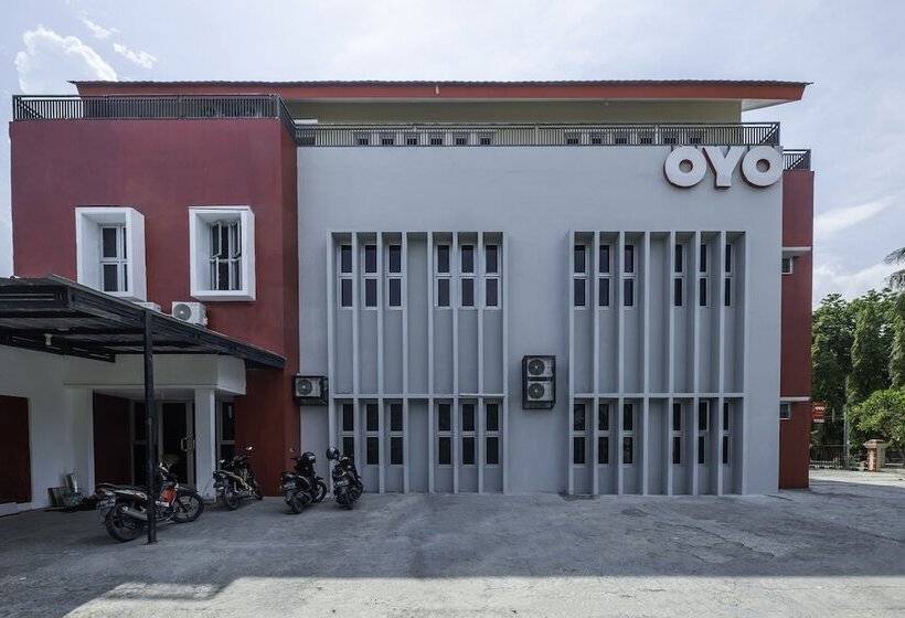 Отель Oyo 2132 Pondok Avicenna