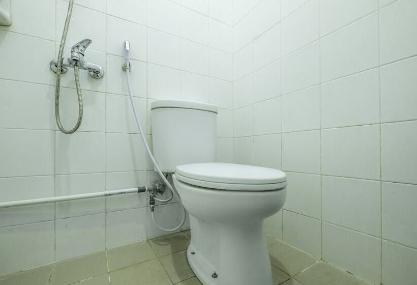 Отель Oyo 2132 Pondok Avicenna