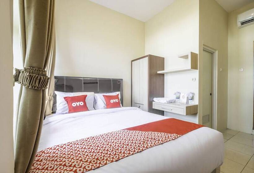 هتل Oyo 2132 Pondok Avicenna