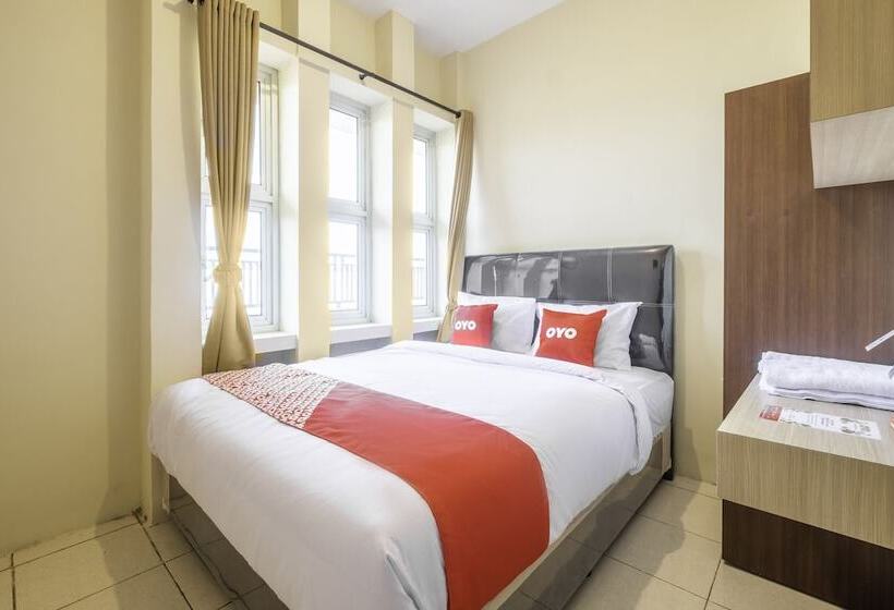 Отель Oyo 2132 Pondok Avicenna