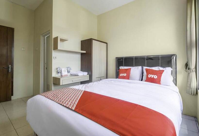 Отель Oyo 2132 Pondok Avicenna