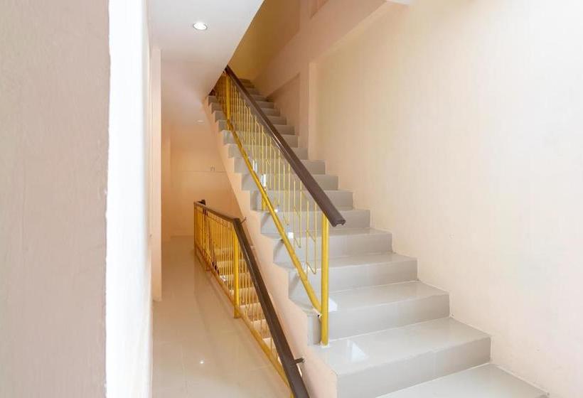 ホテル Oyo 2895 Paranginan Residence