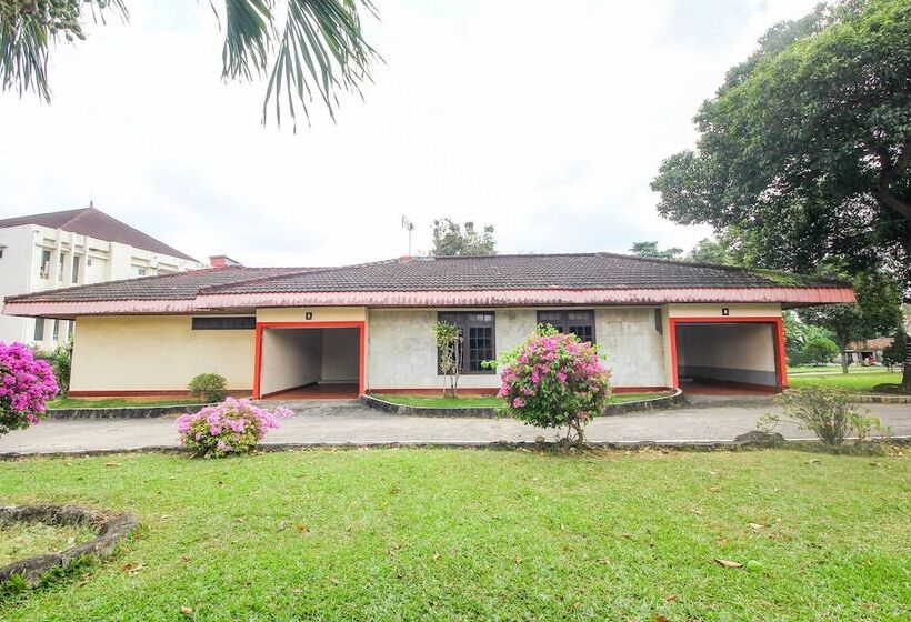 Отель Oyo 3180 Rian Cottage