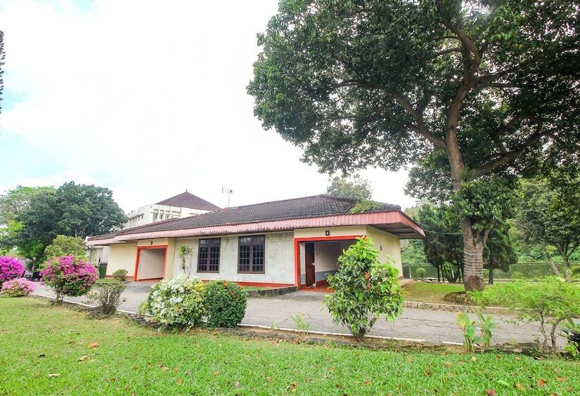 Отель Oyo 3180 Rian Cottage