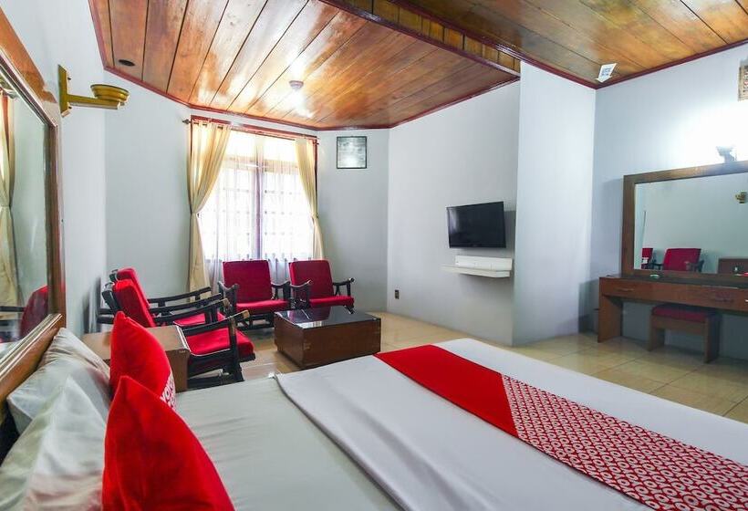 Отель Oyo 3180 Rian Cottage