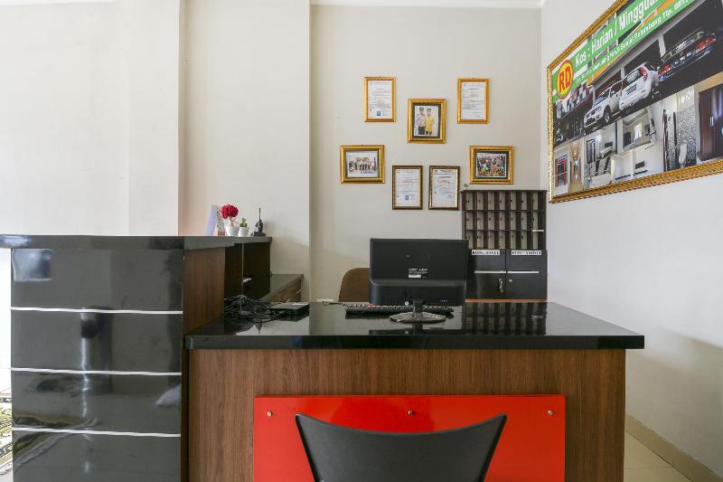 Отель Oyo 3232 Rd Kost