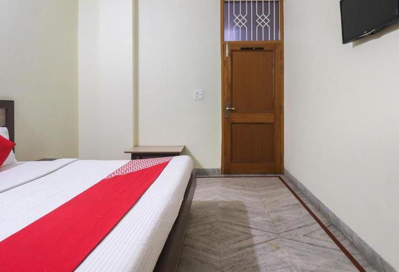 בית מלון כפרי Oyo 67668  Laxmi Palace