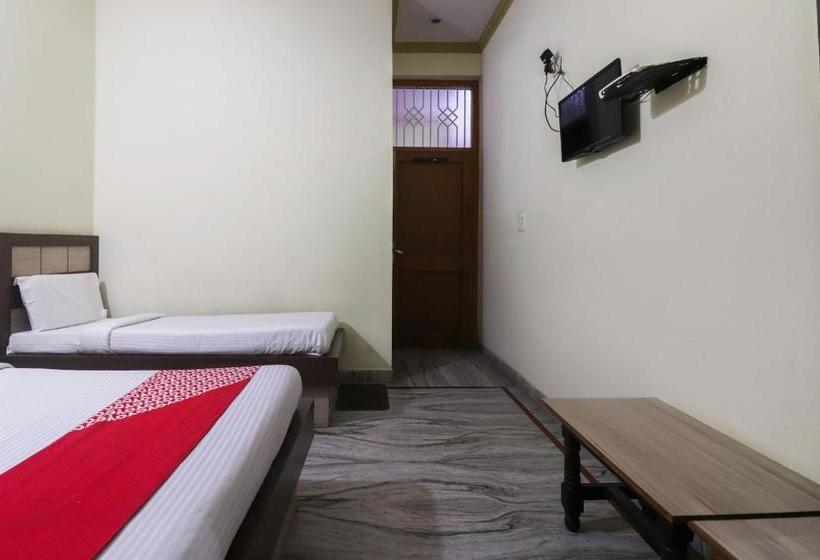 בית מלון כפרי Oyo 67668  Laxmi Palace