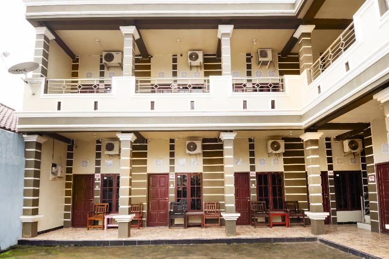 Отель Reddoorz At Km 5 Palembang