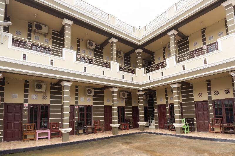 Отель Reddoorz At Km 5 Palembang