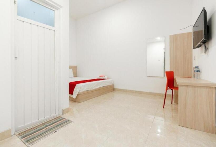 هتل Reddoorz @ Graha Cemerlang Maros