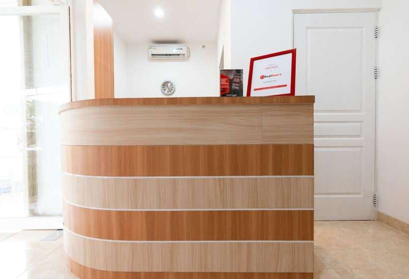 酒店 Reddoorz @ Graha Cemerlang Maros