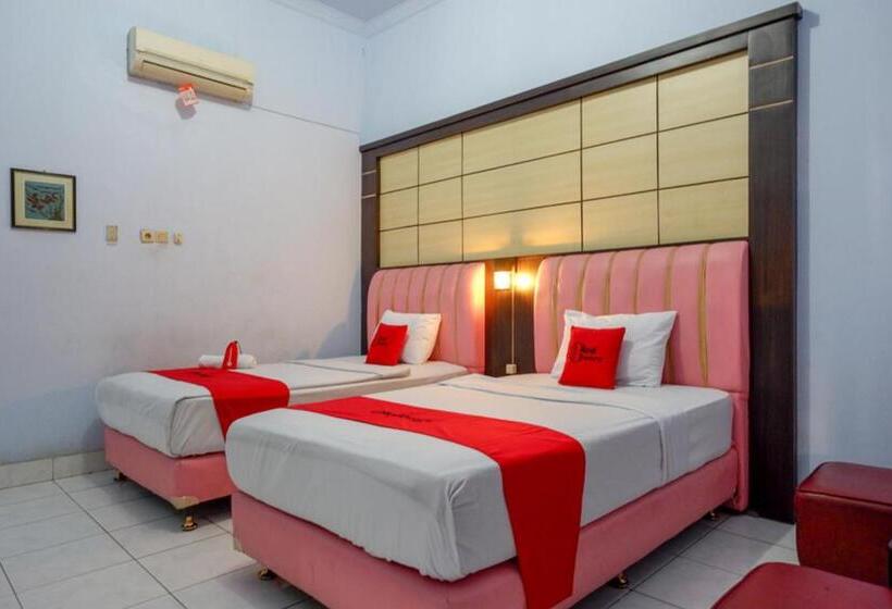 ホテル Reddoorz Plus Syariah Near Stasiun Pekalongan 2