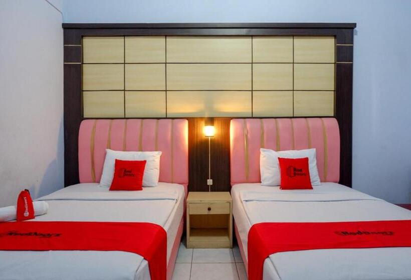 ホテル Reddoorz Plus Syariah Near Stasiun Pekalongan 2