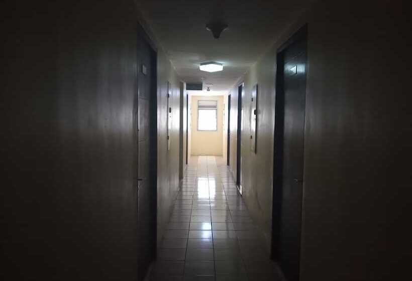 Отель Redliving Apartemen Paragon Village Karawaci Ujang Rooms