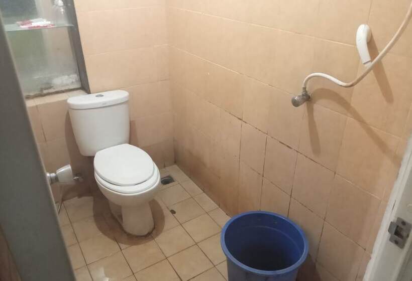 Отель Redliving Apartemen Paragon Village Karawaci Ujang Rooms