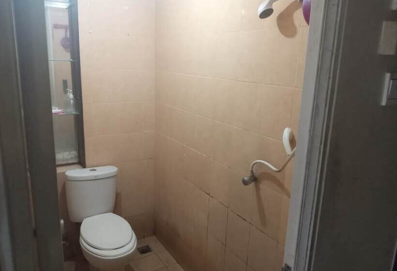 Отель Redliving Apartemen Paragon Village Karawaci Ujang Rooms