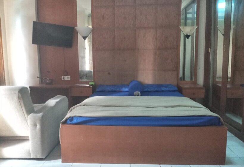 Отель Redliving Apartemen Paragon Village Karawaci Ujang Rooms