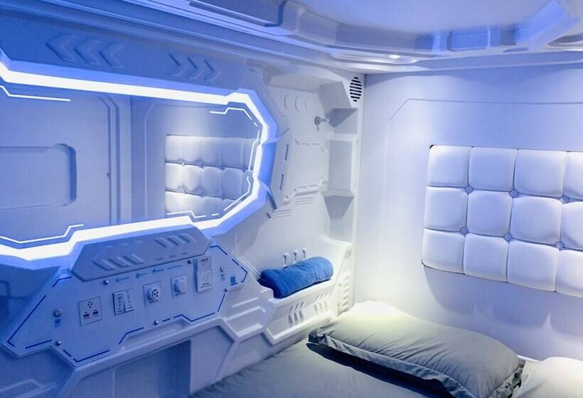 בית מלון כפרי Spot On 89900 Jesselton Capsule Inn