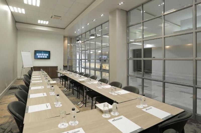 Отель The Capital Menlyn Maine Trilogy