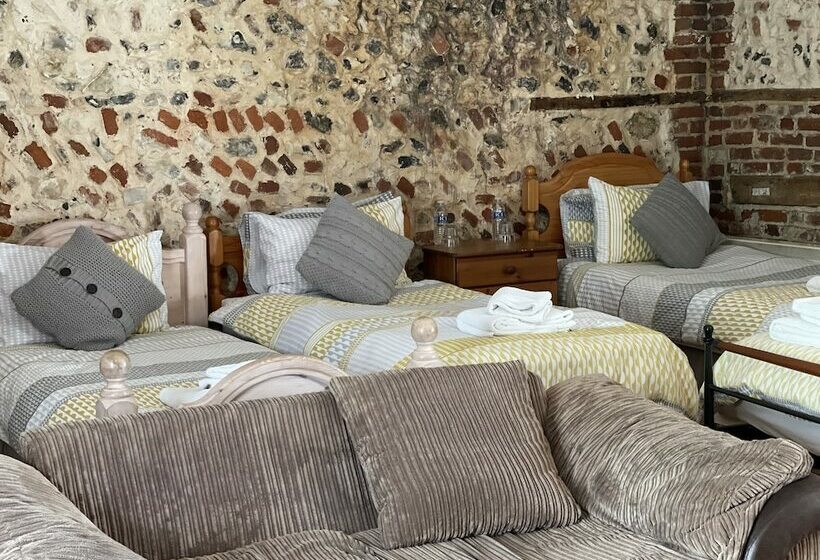 فندق The Litcham Bull Inn