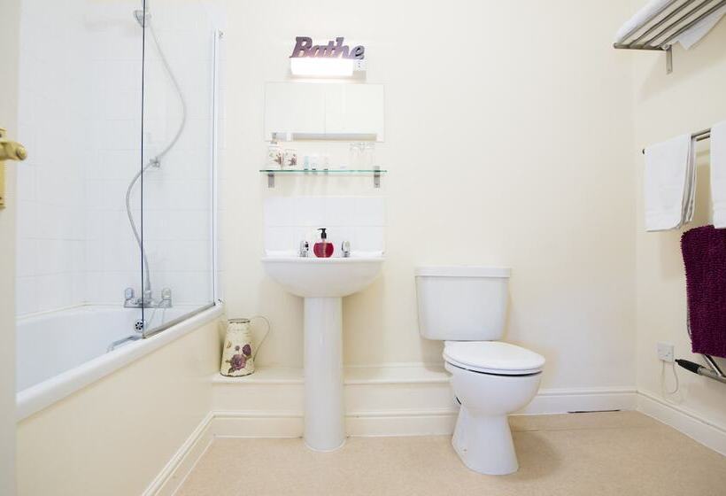 فندق The Litcham Bull Inn