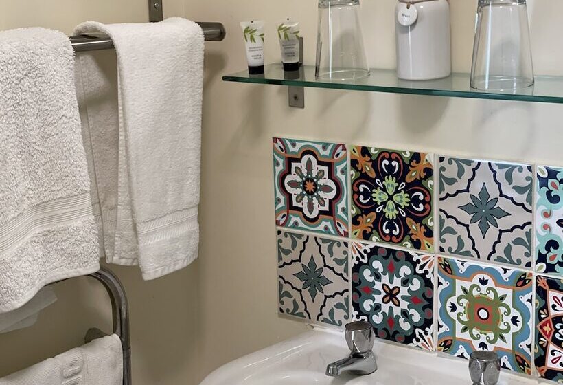 فندق The Litcham Bull Inn