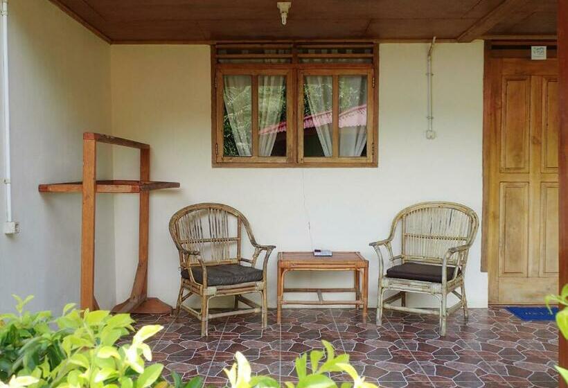 בית מלון כפרי Two Fish Resort Lembeh